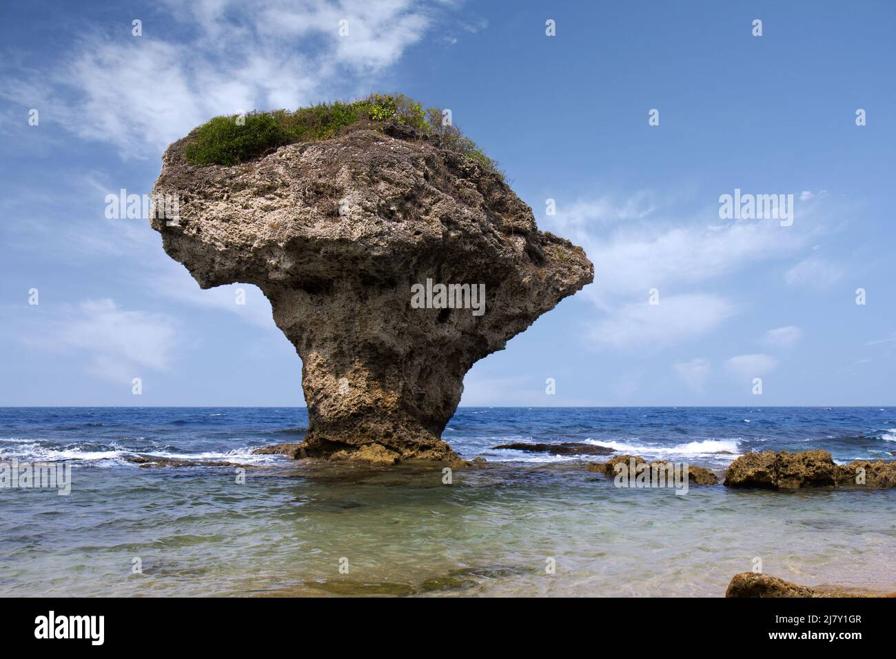Vase Rock sur la petite île de Liuqiu, Taïwan Photo Stock - Alamy