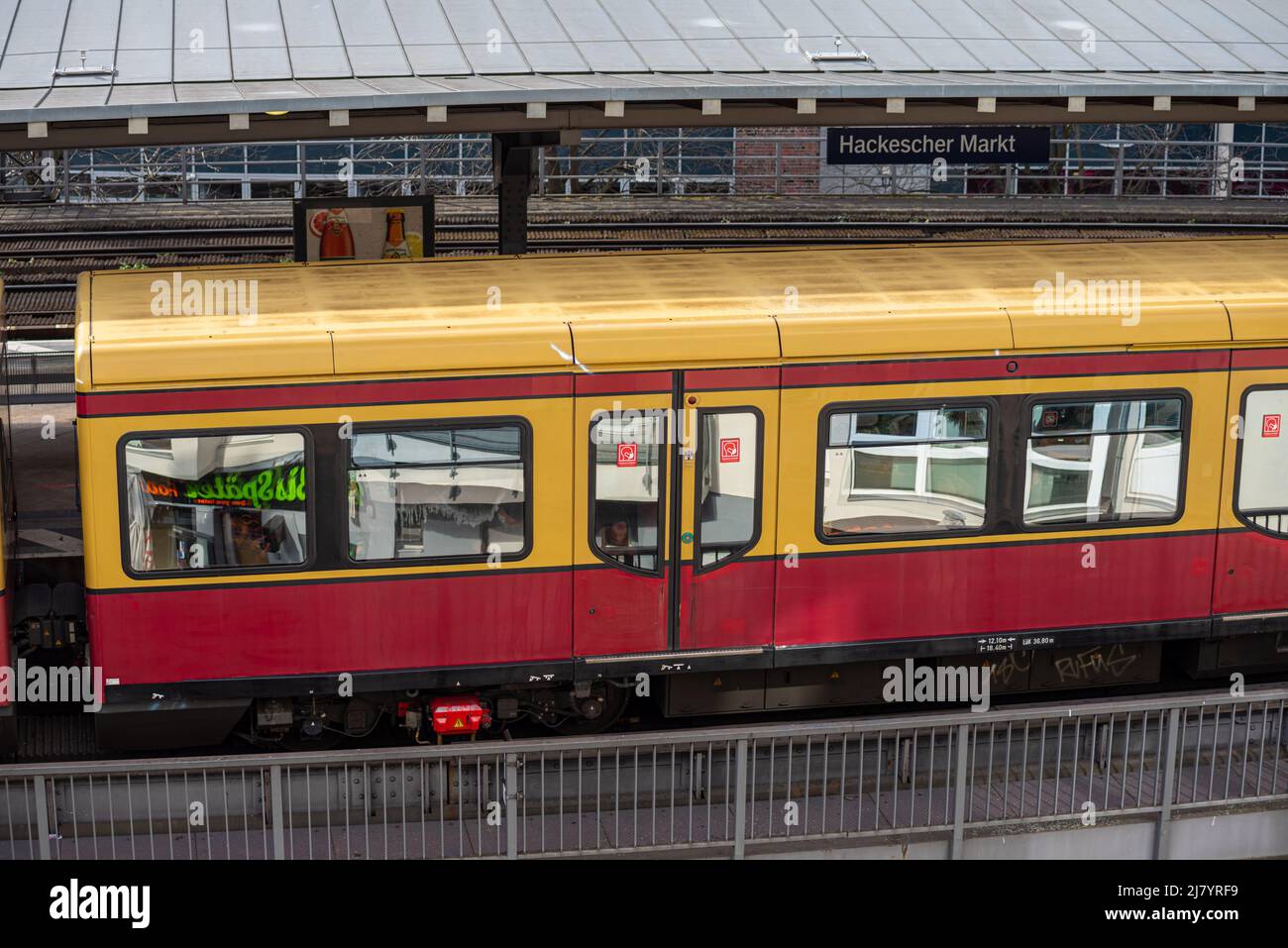 Métro S-Bahn Berlin à la station Hackeschen Markt Banque D'Images