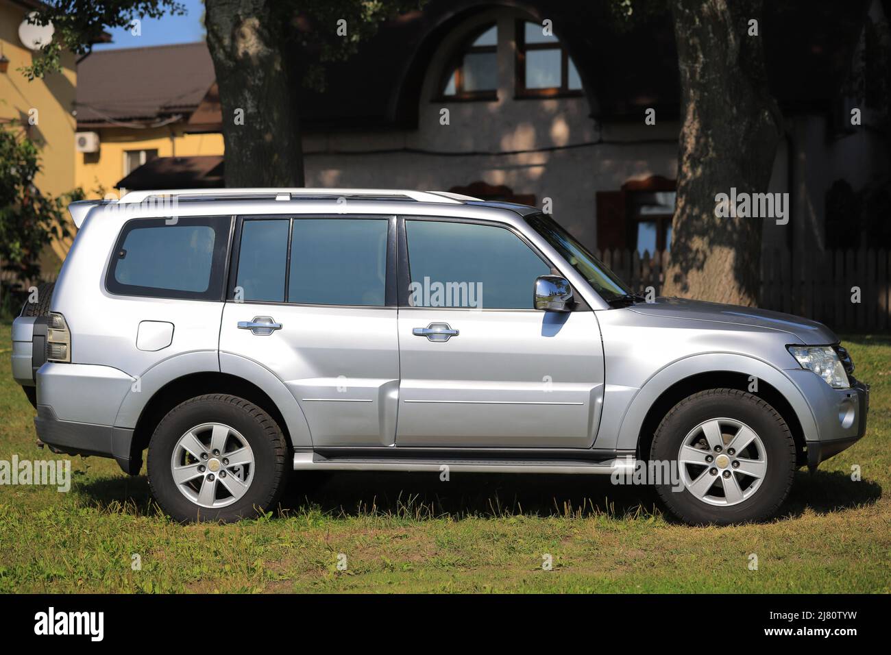 Mitsubishi pajero Banque de photographies et d’images à haute ...