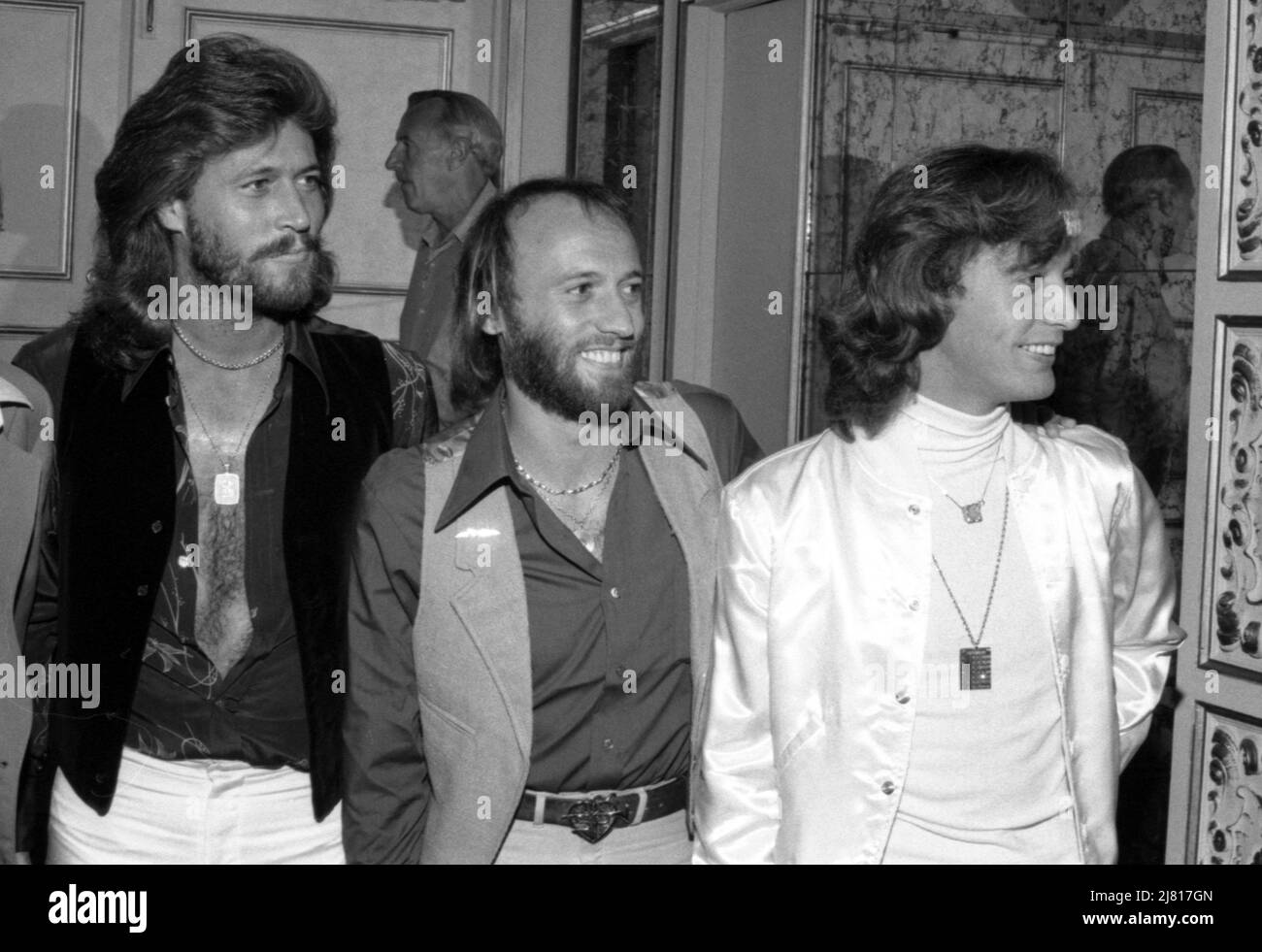 Barry Gibb, Maurice Gibb et Robin Gibb des Bee Gees lors d'une conférence de presse faisant la promotion du film, Sgt. Pepper's Lonely Hearts Club Band au Beverly Wilshire Hotel, Beverly Hills, Californie. Juillet 1978 crédit : Ralph Dominguez/MediaPunch Banque D'Images