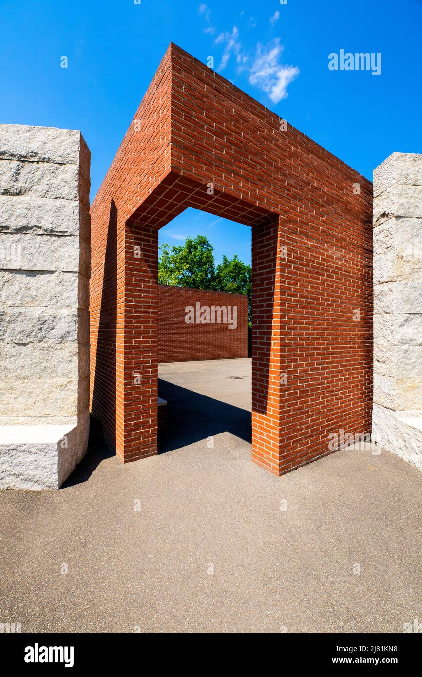 La promenade avec des "salles ouvertes" par Àlvaro-Siza au Campus Vitra, Weil am Rhein, Allemagne. Banque D'Images