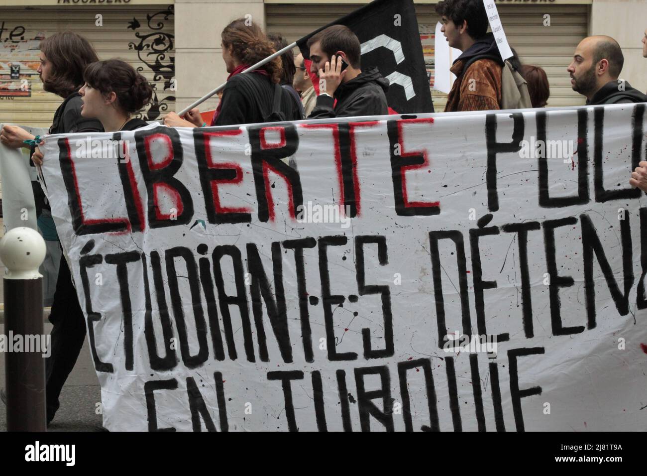 Manifestation à Paris pour les anarchistes et autres prisonniers politiques en Turquie Banque D'Images