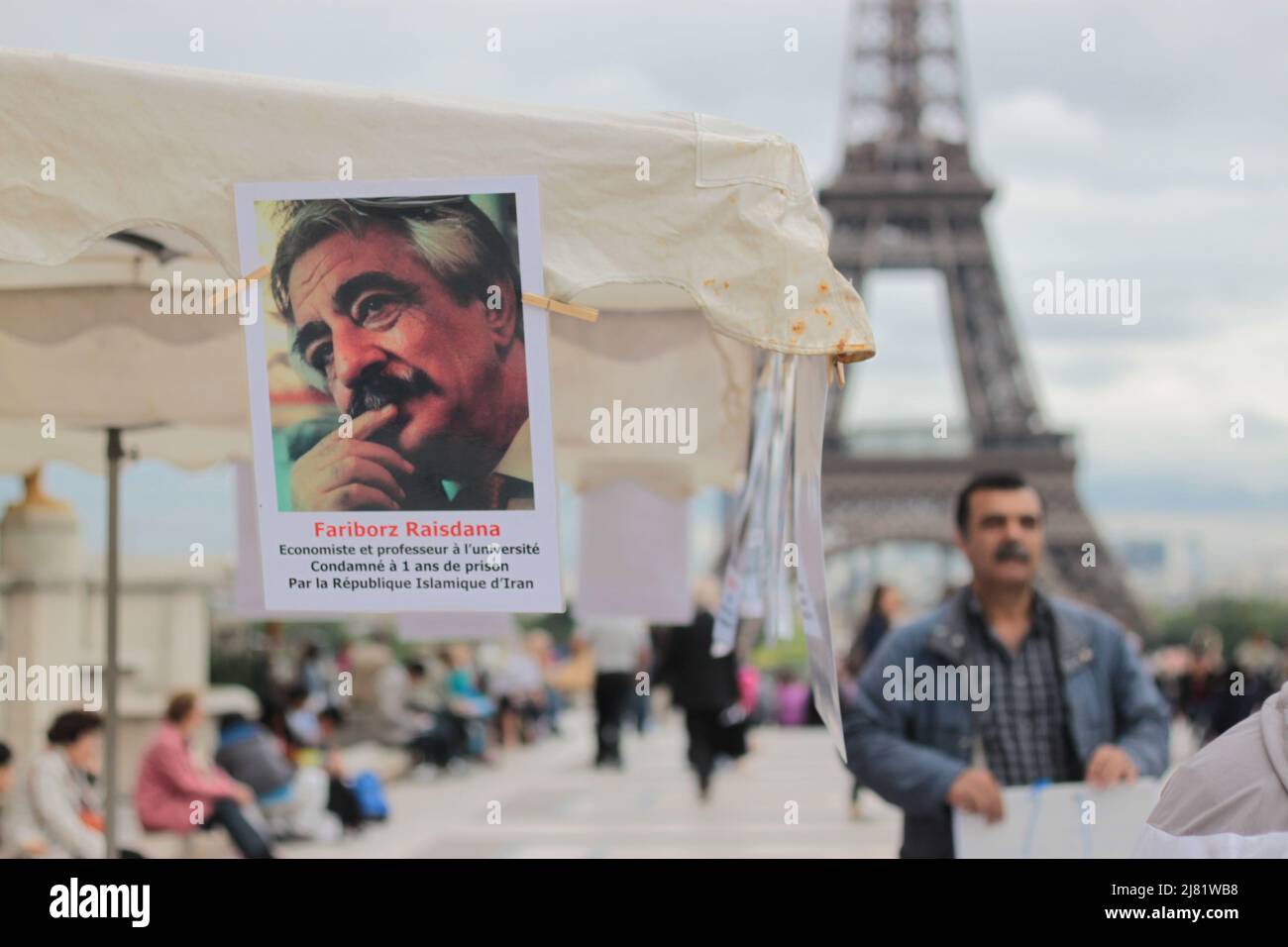 Un stand à Paris de prise aux prisonniers politiques en Iran au Trocadéro Banque D'Images