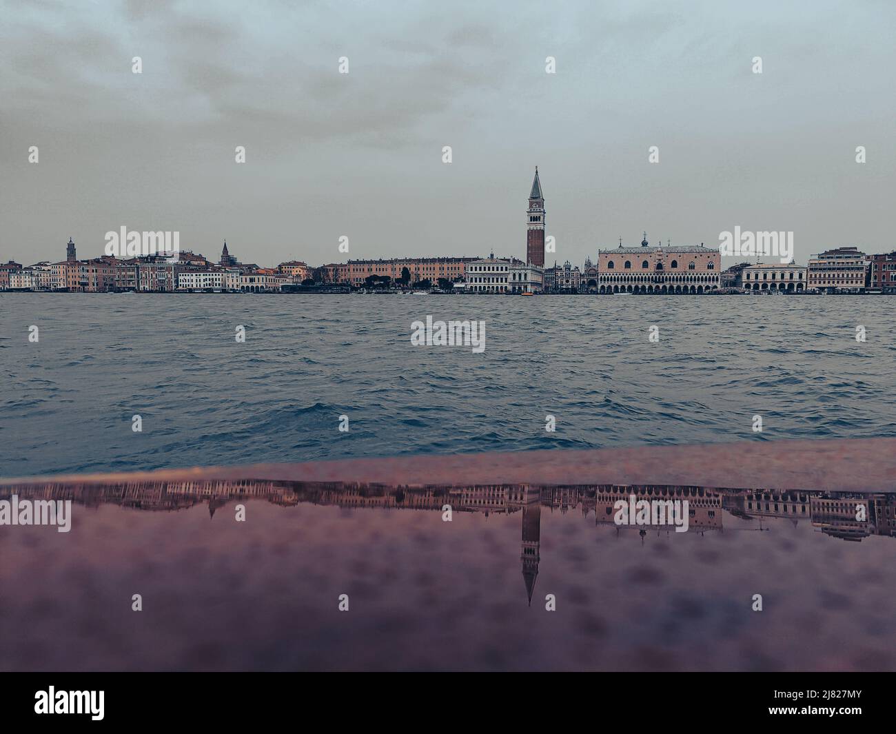 Réflexion et horizon de Venise, Italie Banque D'Images