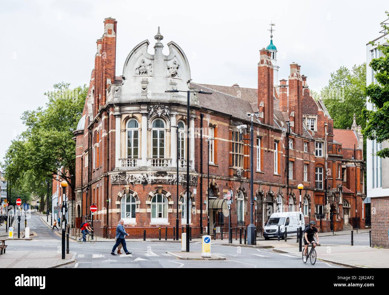 Arrière de l'hôtel de ville de Finsbury, édifice municipal classé Grade II sur Rosebery Avenue dans le quartier d'Islington, Londres, Royaume-Uni. Banque D'Images