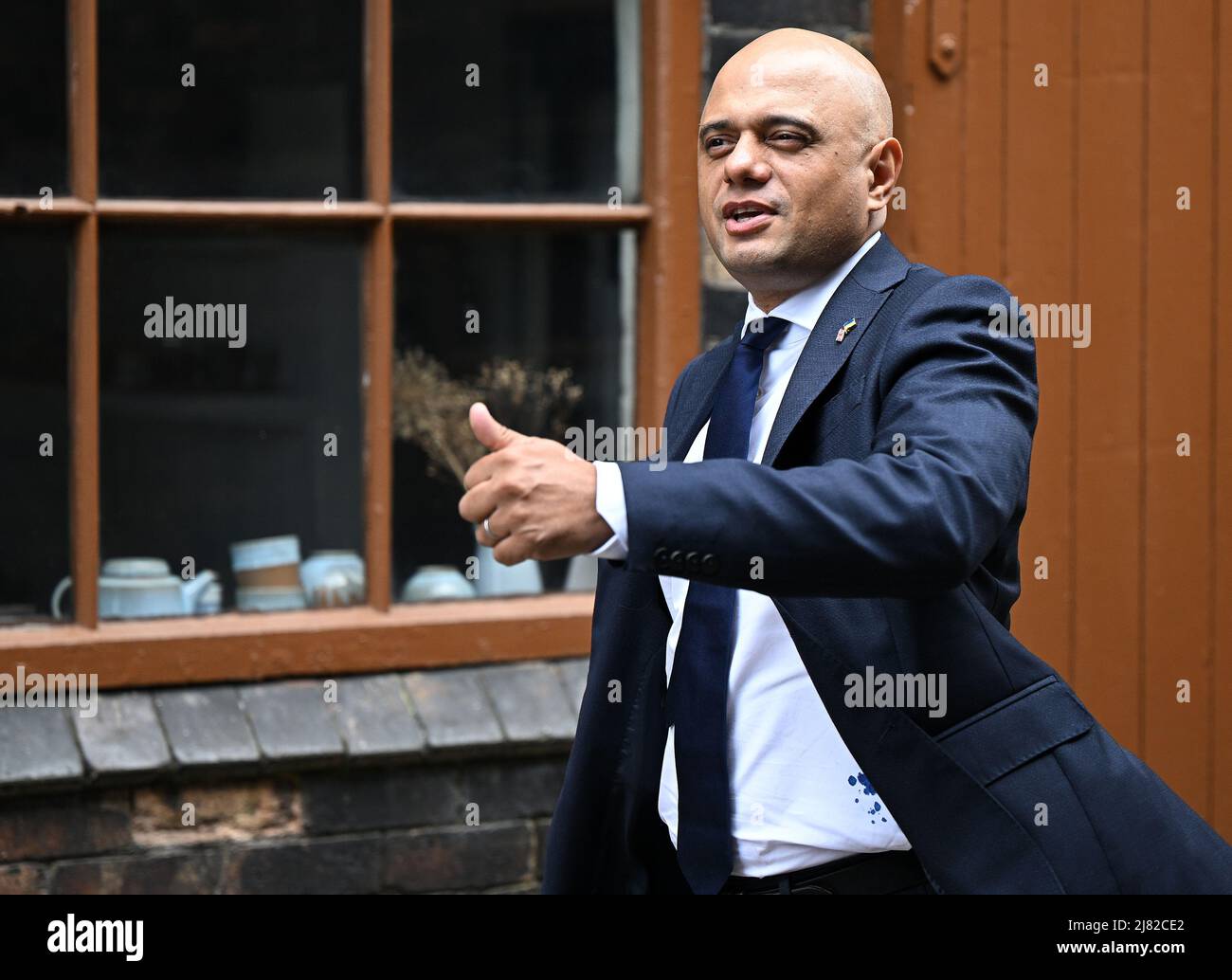 Sajid Javid, secrétaire à la Santé, arrive à Middleport Pottery à Stoke on Trent. Date de la photo: Jeudi 12 mai 2022. Banque D'Images