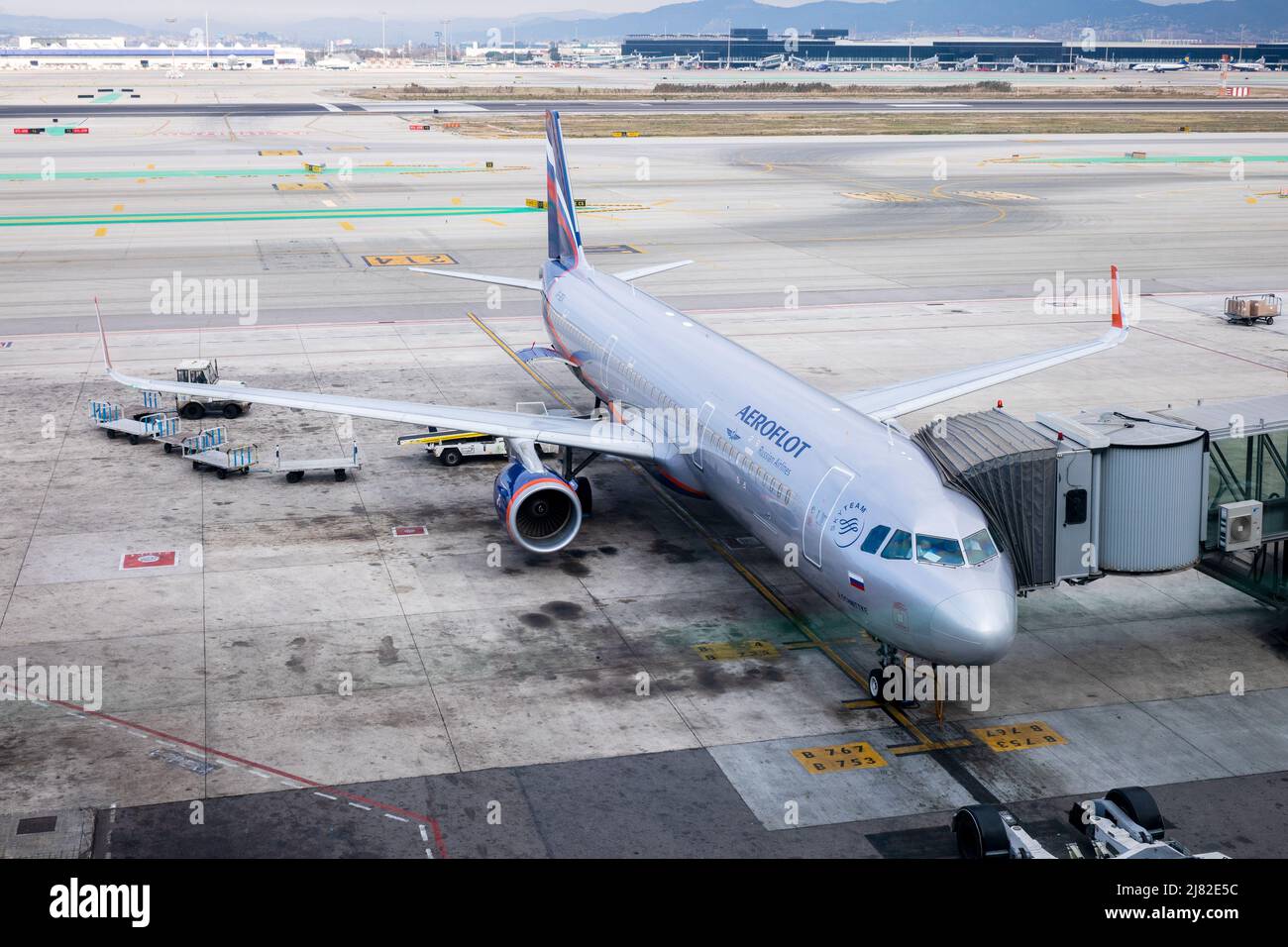 Aeroflot Airbus A321 A. Schnittke à la porte de Josep Tarradellas Barcelone–El Prat aéroport Barcelone Espagne 9 décembre 2017 Banque D'Images