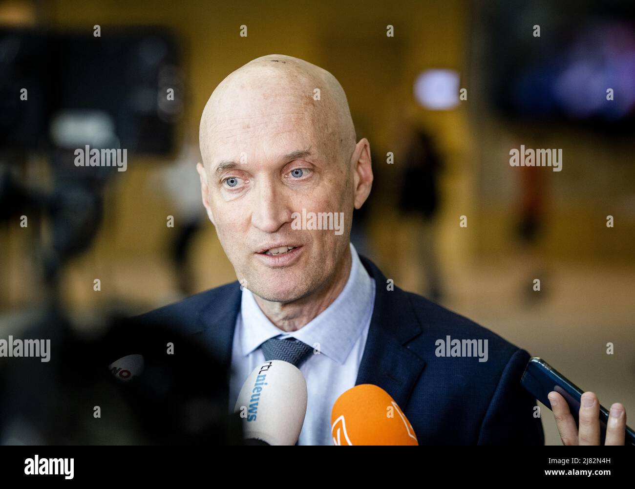 2022-05-12 13:47:05 LA HAYE - Ernst Kuipers, ministre de la Santé, du bien-être et des Sports, parle à la presse à la Chambre des représentants. L'opposition est en colère contre le conflit financier que le ministère de la Santé a eu avec les hôpitaux pendant la pandémie de corona au sujet de l'expansion des lits dans les unités de soins intensifs. ANP SEM VAN DER WAL pays-bas sortie - belgique sortie Banque D'Images