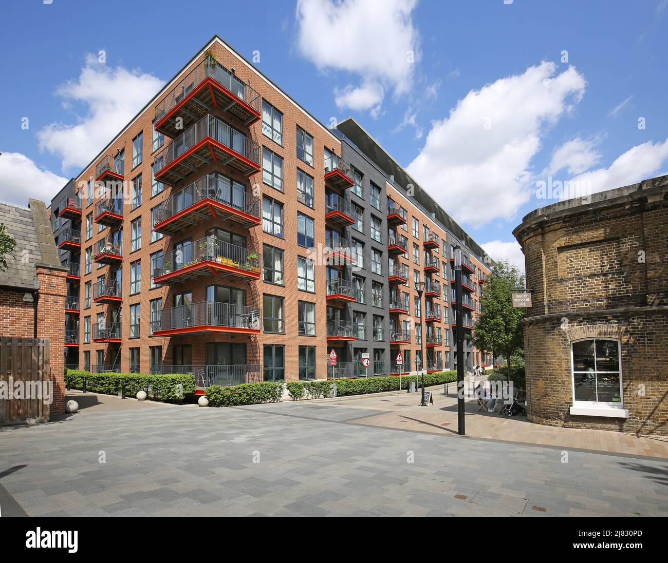 Nouveau développement résidentiel sur One Street à Woolwich, dans le sud-est de Londres, au Royaume-Uni. Nouveaux appartements dans les bâtiments victoriens historiques. Banque D'Images