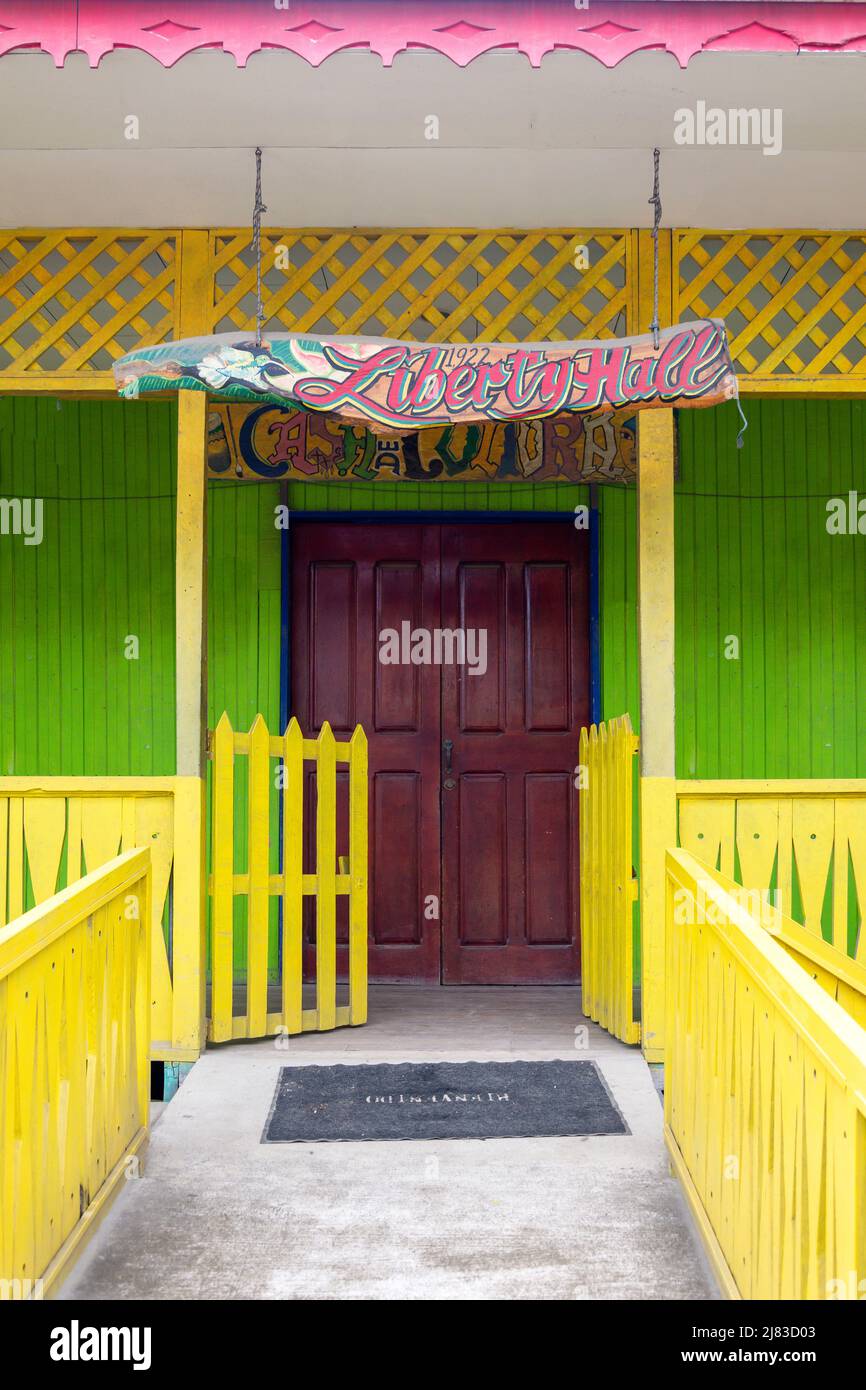 Entrée au Liberty Hall (Maison de la Culture), C 256, Puerto Viejo de Talamanca, province de Limón, République du Costa Rica Banque D'Images