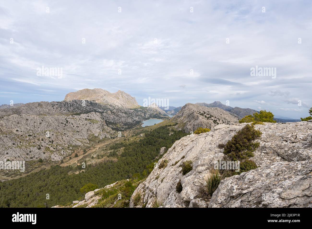 Vue de Puig de l'Obre (1093 m) du réservoir Cuber, Serra de Tramuntana, Majorque, Iles Baléares, Espagne Banque D'Images