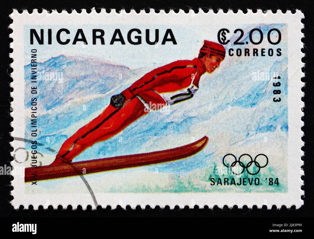 NICARAGUA - VERS 1983 : un timbre imprimé au Nicaragua montre le saut à ski, Jeux Olympiques d'hiver de 14th, Sarajevo, Yougoslavie, vers 1983 Banque D'Images