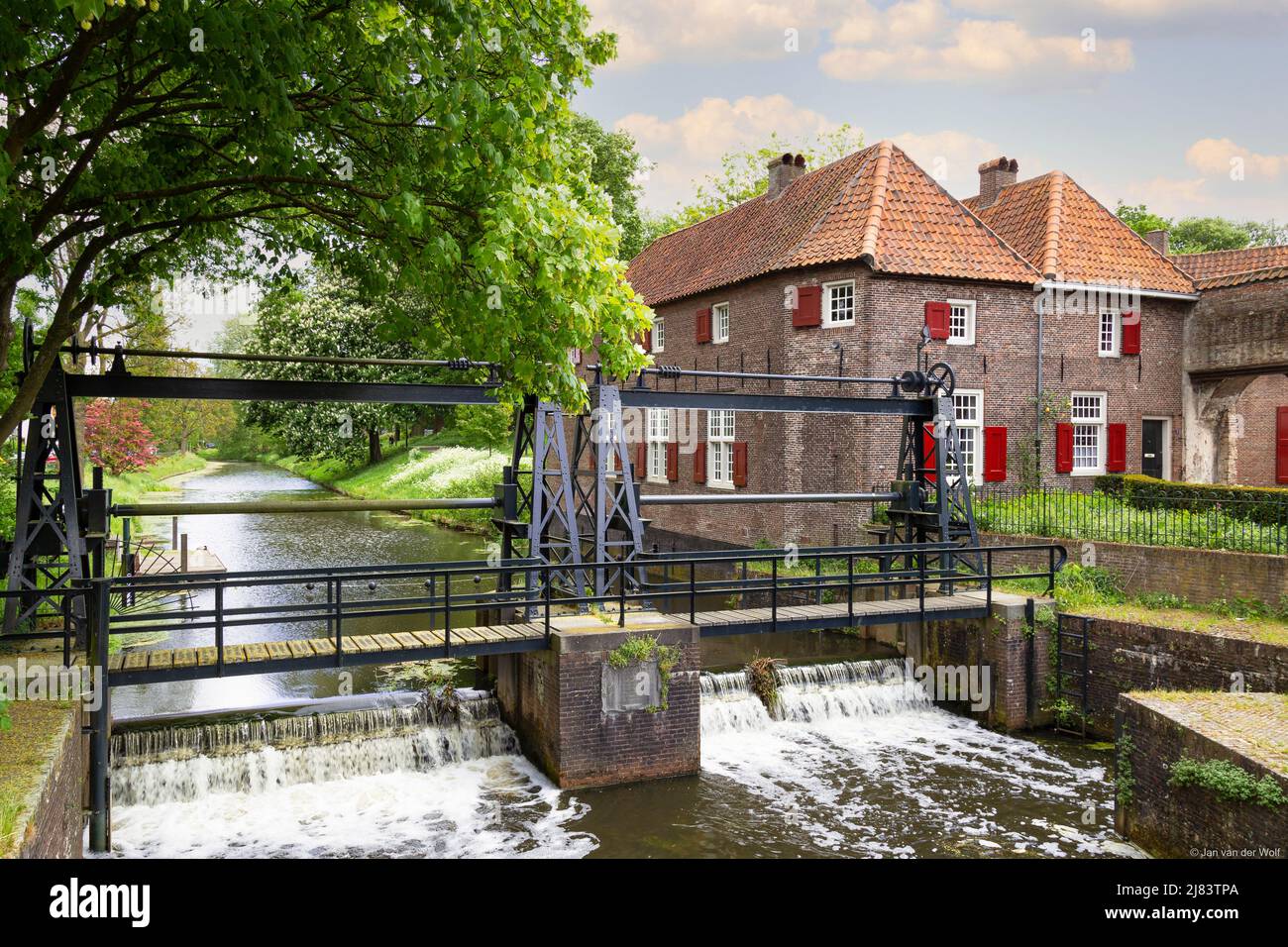 Double Stoneysluis ou barrage glissant à l'usine d'impression de coton dans le Volmolen, au centre de la ville historique d'Amersfoort. Banque D'Images