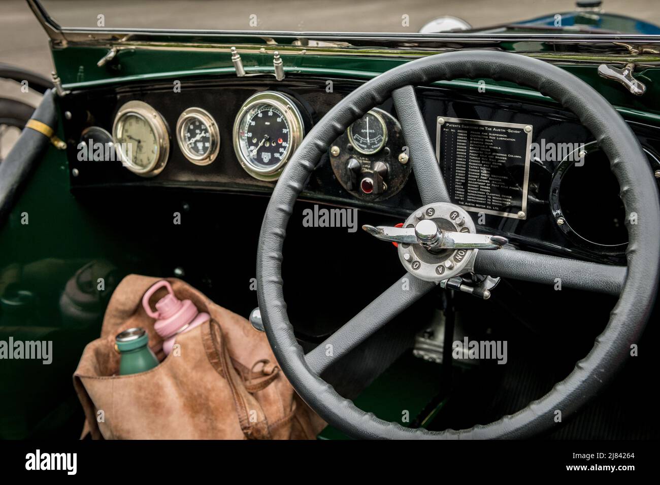 Les membres du club automobile d’Austin avant la guerre 7 qui participent à la tournée « Century of Sevens Celebration » autour des Dales du Derbyshire. Banque D'Images