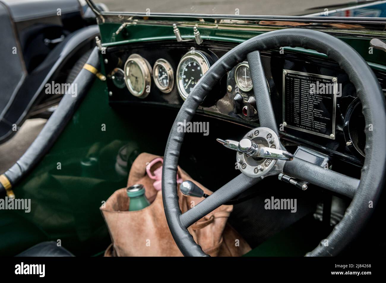 Les membres du club automobile d’Austin avant la guerre 7 qui participent à la tournée « Century of Sevens Celebration » autour des Dales du Derbyshire. Banque D'Images