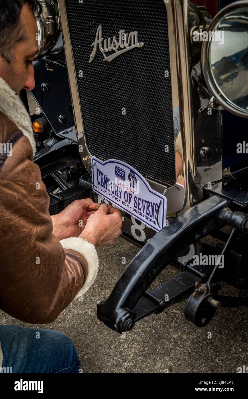 Les membres du club automobile d’Austin avant la guerre 7 qui participent à la tournée « Century of Sevens Celebration » autour des Dales du Derbyshire. Banque D'Images