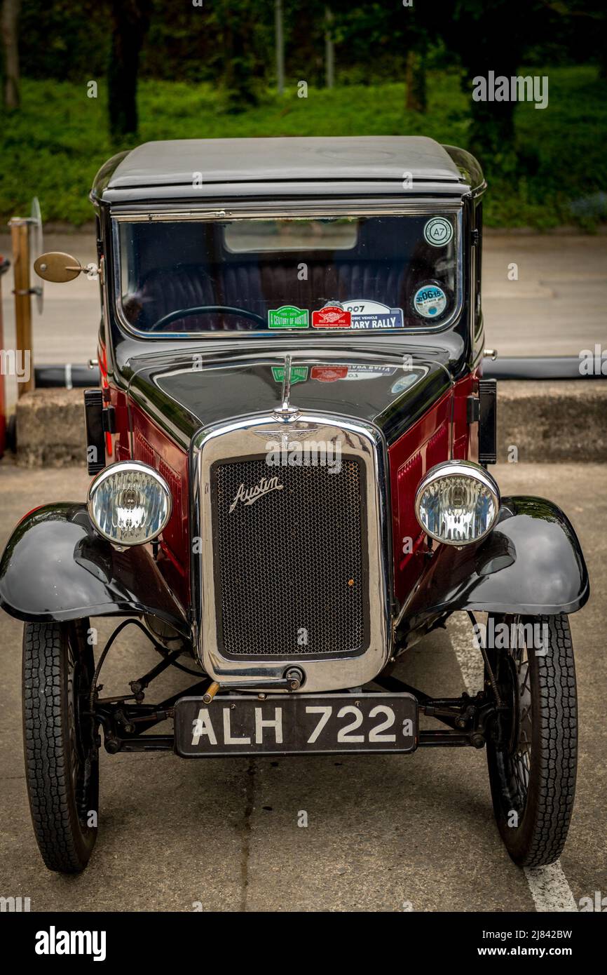 Les membres du club automobile d’Austin avant la guerre 7 qui participent à la tournée « Century of Sevens Celebration » autour des Dales du Derbyshire. Banque D'Images