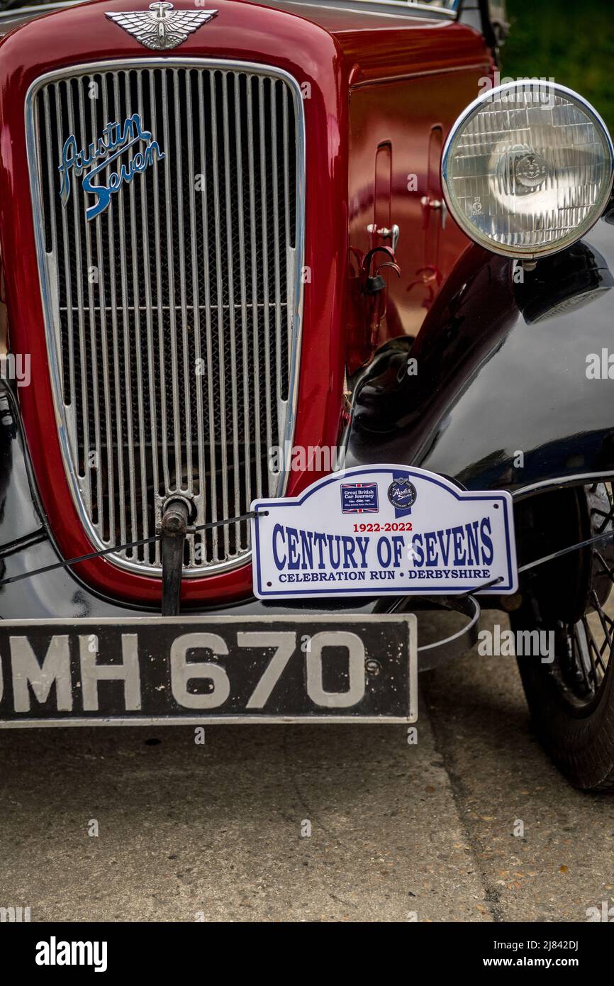 Les membres du club automobile d’Austin avant la guerre 7 qui participent à la tournée « Century of Sevens Celebration » autour des Dales du Derbyshire. Banque D'Images