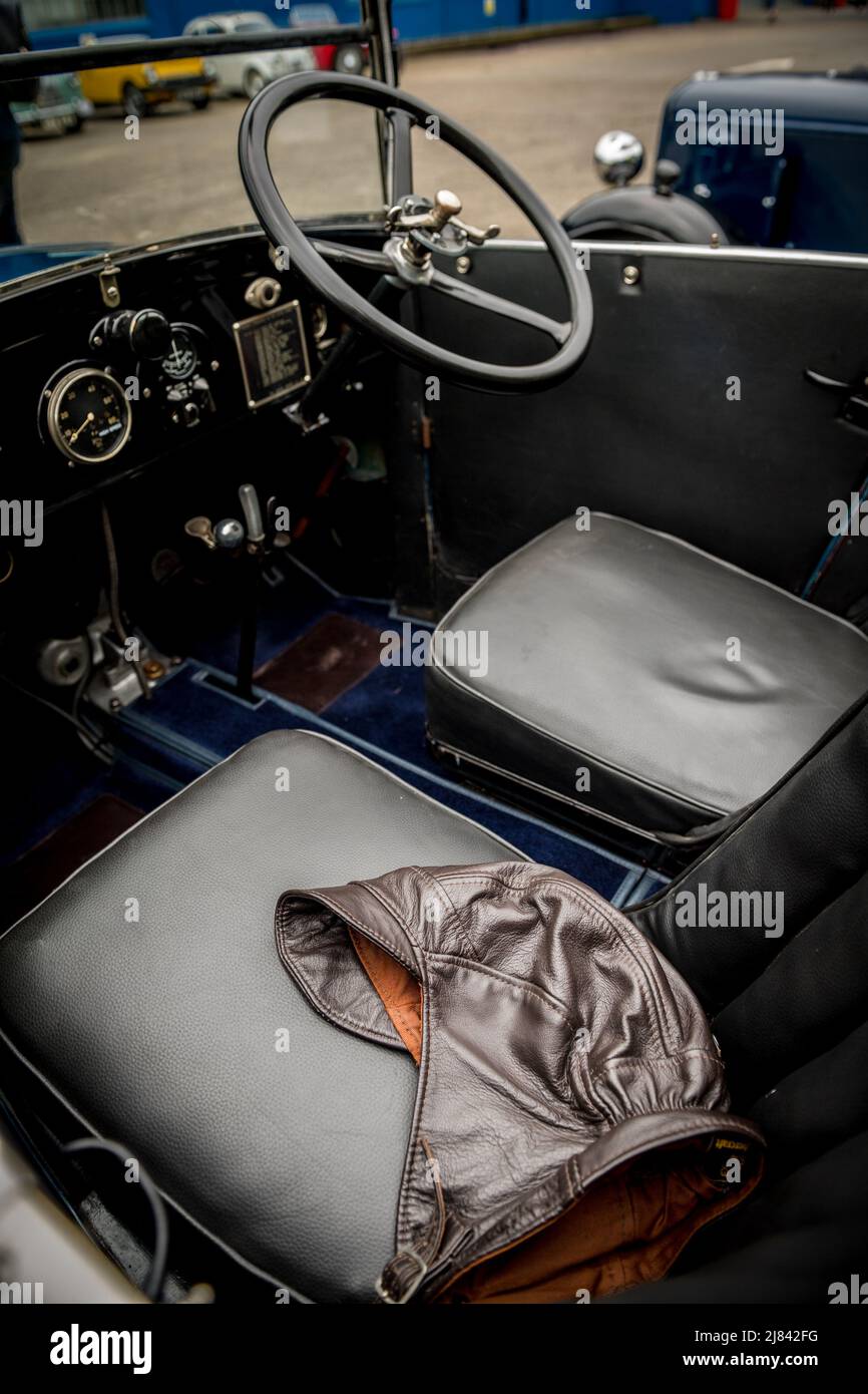 Les membres du club automobile d’Austin avant la guerre 7 qui participent à la tournée « Century of Sevens Celebration » autour des Dales du Derbyshire. Banque D'Images
