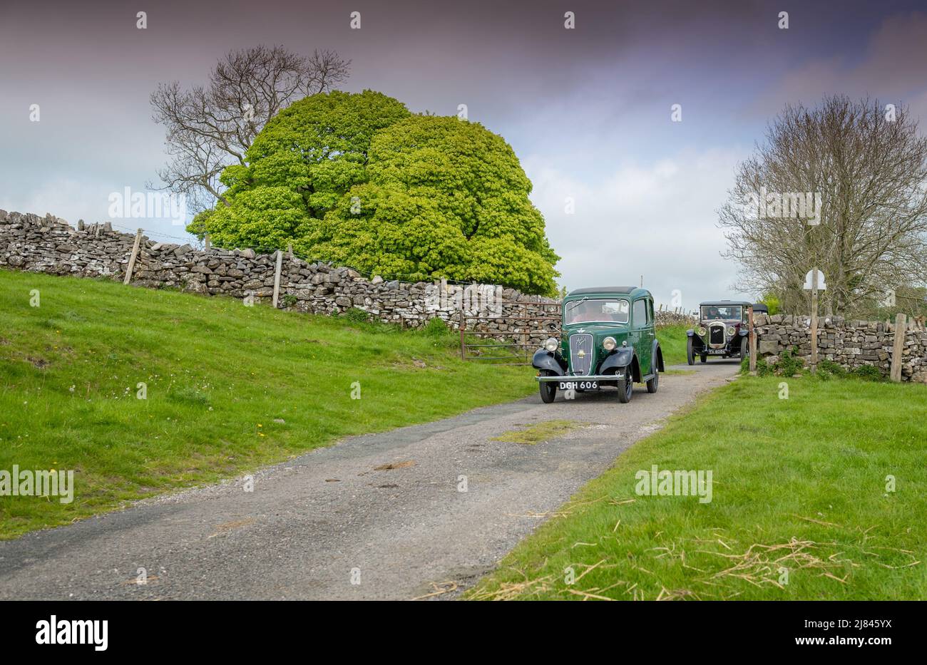 Les membres du club automobile d’Austin avant la guerre 7 qui participent à la tournée « Century of Sevens Celebration » autour des Dales du Derbyshire. Banque D'Images