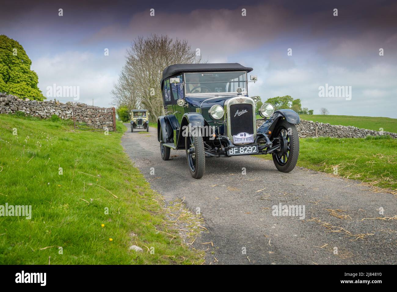 Les membres du club automobile d’Austin avant la guerre 7 qui participent à la tournée « Century of Sevens Celebration » autour des Dales du Derbyshire. Banque D'Images