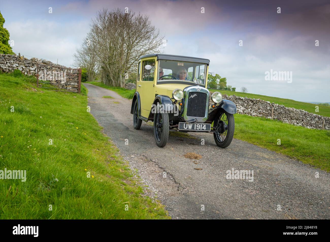 Les membres du club automobile d’Austin avant la guerre 7 qui participent à la tournée « Century of Sevens Celebration » autour des Dales du Derbyshire. Banque D'Images