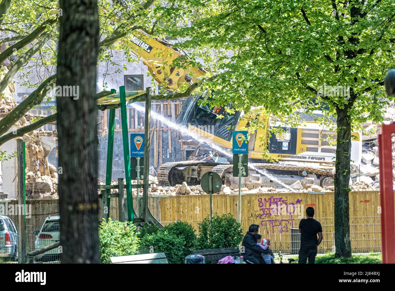 DAS Kunstwerk 'Lindener Butjer' der Bildhauerin Ulrike Enders an der Stephanusstraße Umgezogen. Banque D'Images