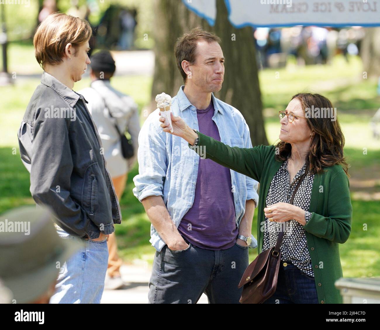 New York, NY, États-Unis. 10th mai 2022. Tobias Menzies, Julia Louis-Dreyfus sur place pour LE tournage DE BETH ET DON Movie sur place, New York, NY 10 mai 2022. Crédit : Kristin Callahan/Everett Collection/Alay Live News Banque D'Images