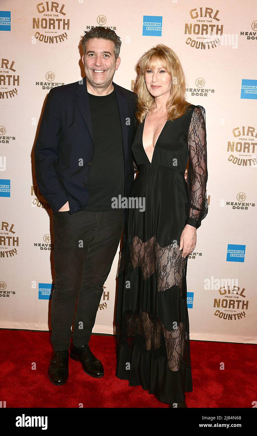 Casemates Craig Bierko Luba Mason assiste au retour de Broadway de 'Girl from the North Country' le 12 mai 2022 au Belasco Theatre de New York, New York, États-Unis. Robin Platzer/ Twin Images/ Credit: SIPA USA/Alamy Live News Banque D'Images