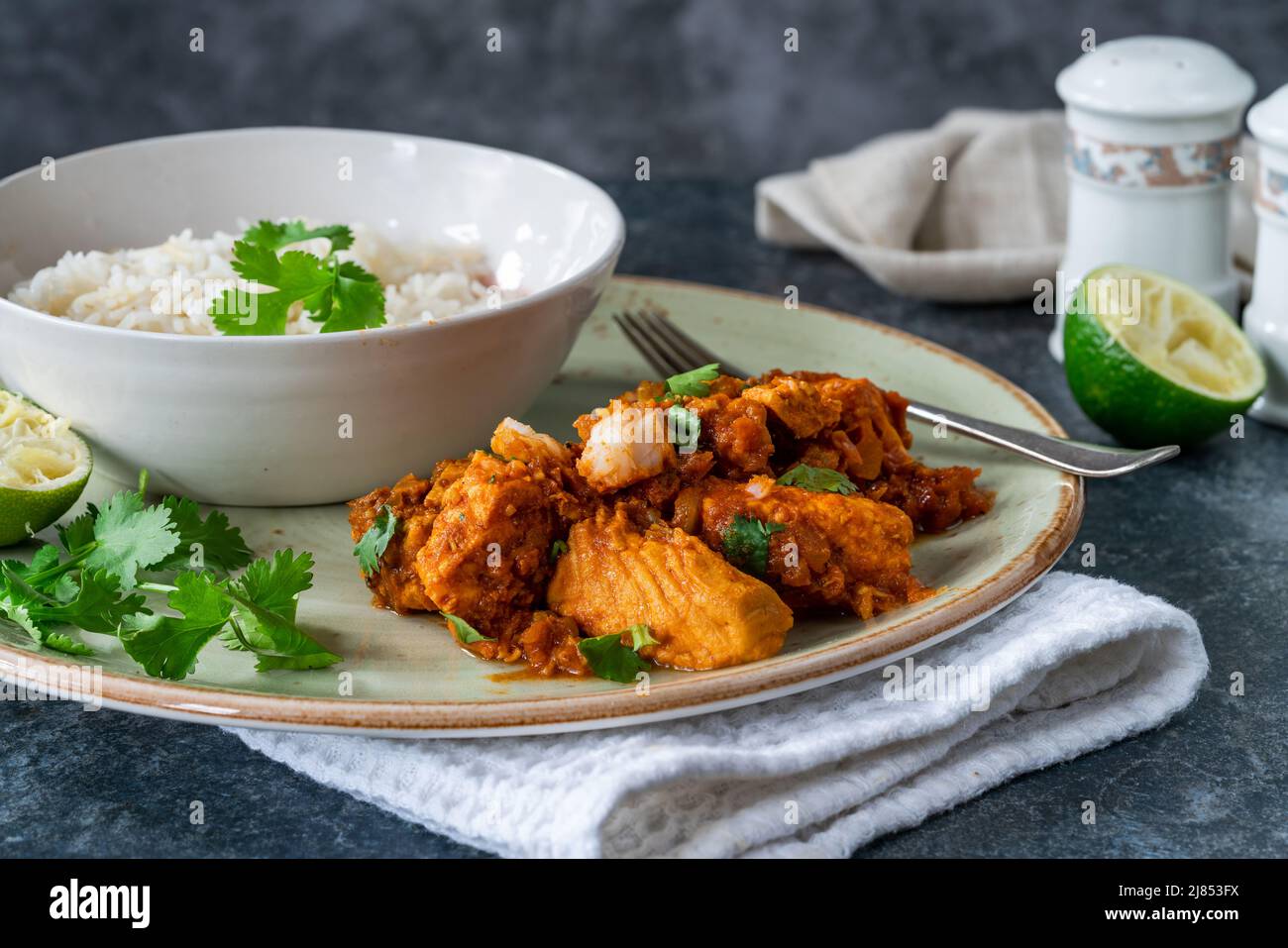 Pates de poisson Parsi au riz - délicieux curry de la communauté Parsi à Bombay Banque D'Images