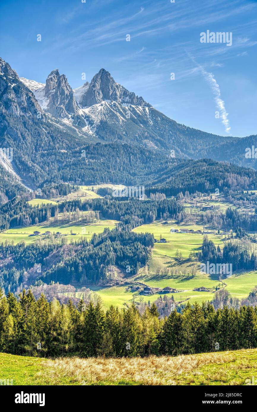 Alpes autrichiennes près du château Hohenwerfen Banque D'Images