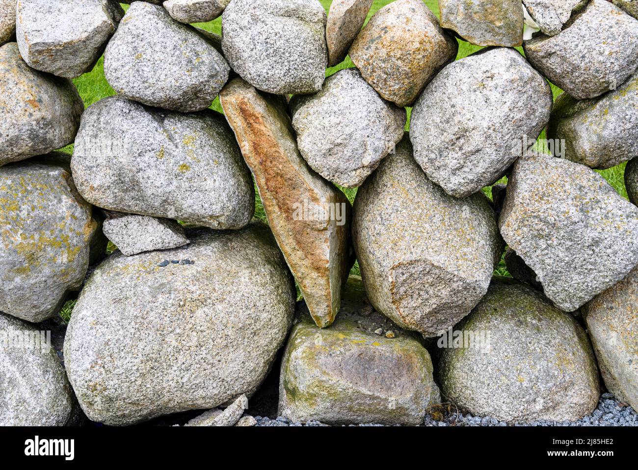 Murs traditionnels en pierre sèche, communs autour des montagnes de Mourne, Irlande du Nord. Banque D'Images