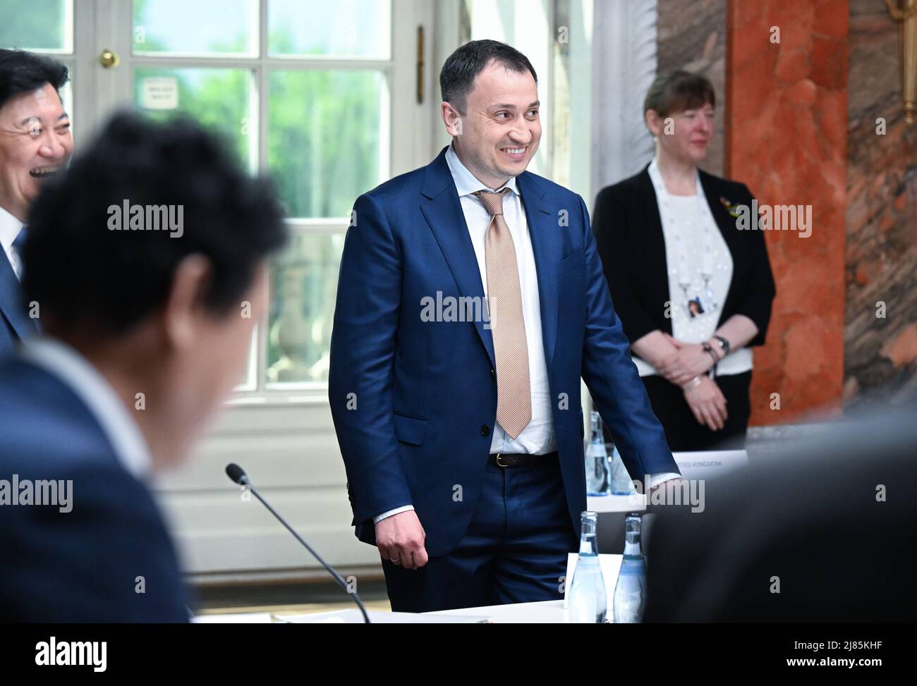 Stuttgart, Allemagne. 13th mai 2022. Mykola Solskyj Ministre de l'Agriculture de l'Ukraine se tient dans la salle de conférence à la réunion de G7 des ministres de l'Agriculture au château de Hohenheim. Credit: Bernd Weißbrod/dpa/Alay Live News Banque D'Images