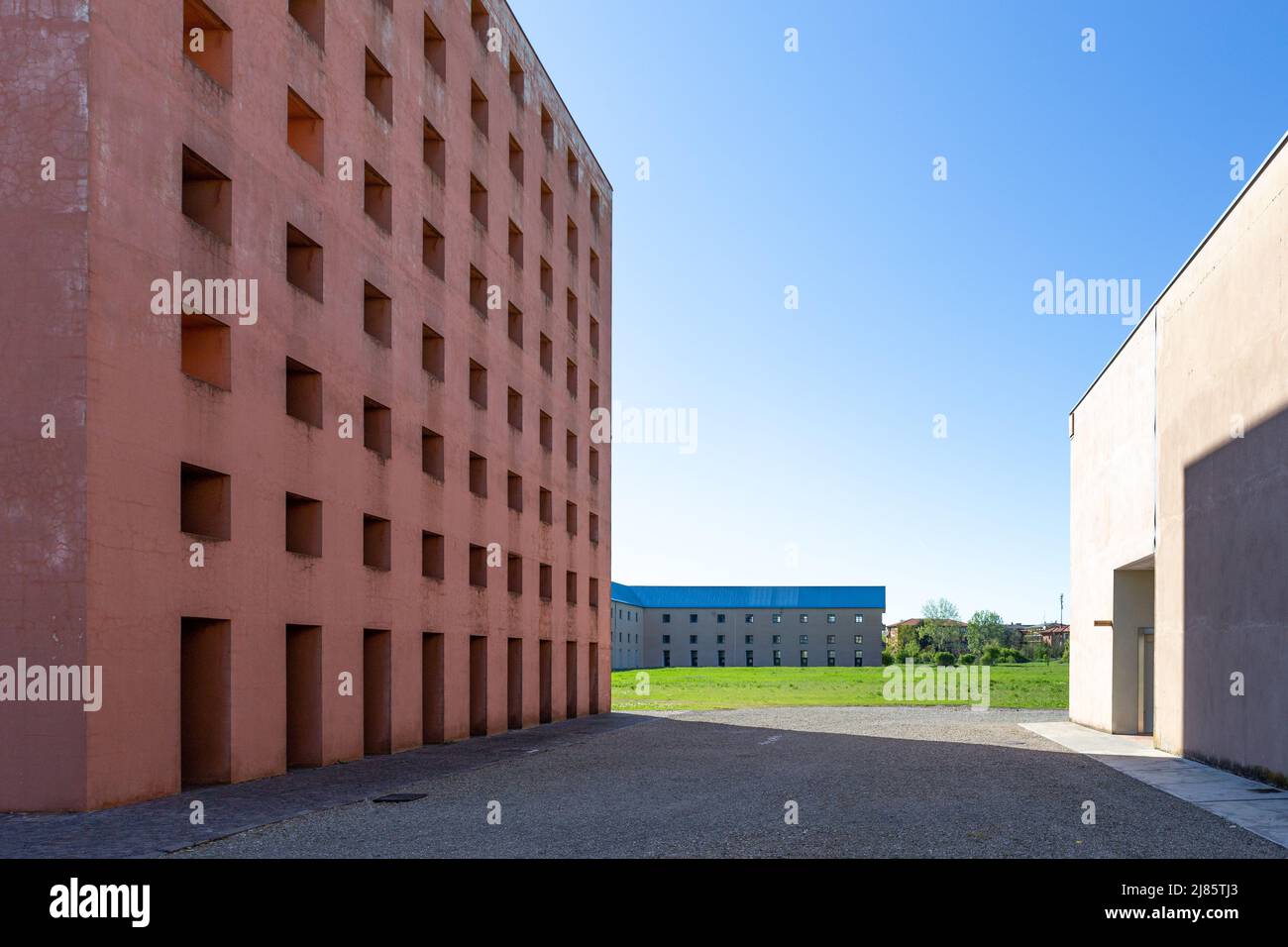 Le cimetière San Cataldo conçu par pritzker a reçu le prix de l'architecte Aldo Rossi. Considéré comme l'une des principales œuvres du post-modernisme. Banque D'Images