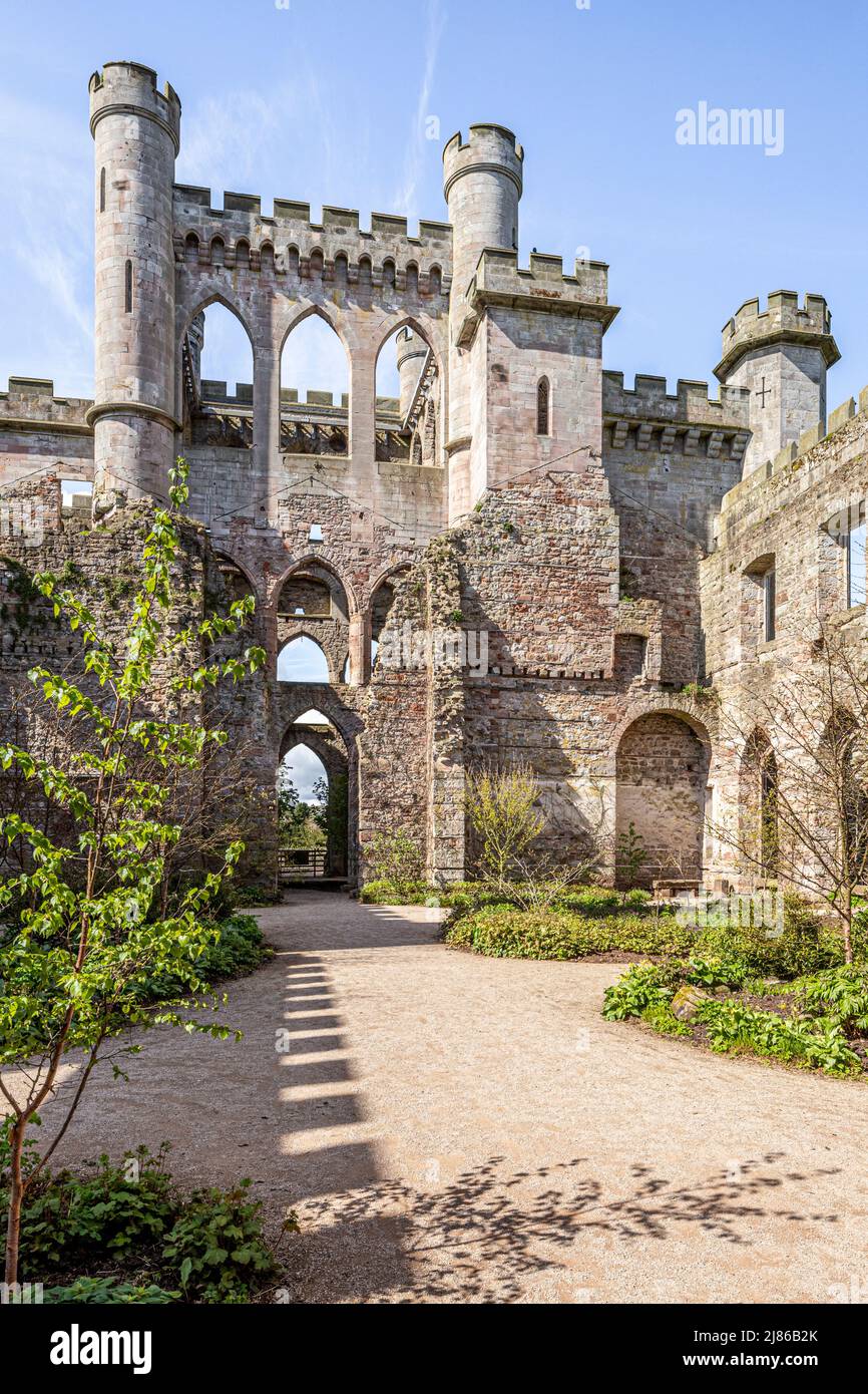 Château de Lowther dans le parc national de English Lake District près de Penrith, Cumbria, Angleterre Banque D'Images