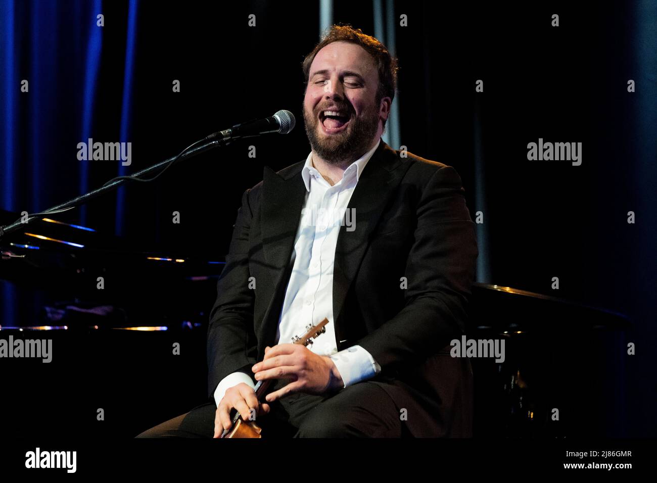 Milan italie 29 avril 2022 Raphaël Gualazzi en concert avec Andres Ulrich et Gianluca Nanni - Live at Blue Note © Andrea Ripamonti / Alay Banque D'Images