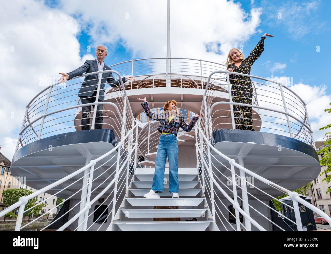 Tout devient une star musicale : Bonnie Langford, Denis Lawson & Kelly Ellis, à bord d'un bateau Ocean Mist, Leith, Édimbourg, Écosse, Royaume-Uni Banque D'Images