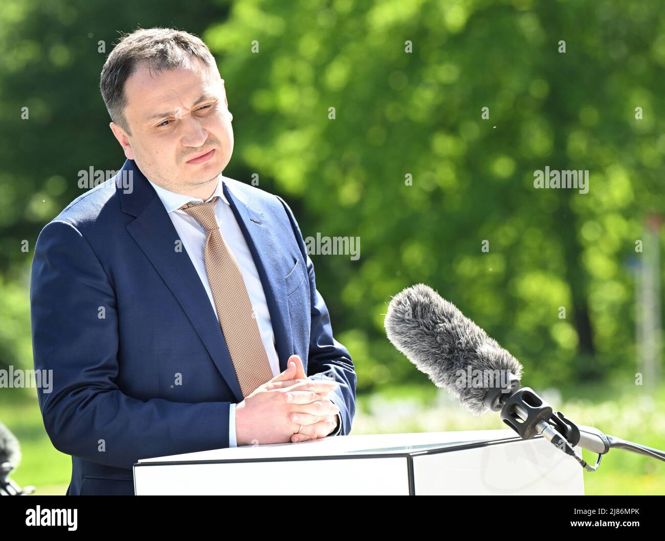 Stuttgart, Allemagne. 13th mai 2022. Mykola Solskyj, ministre de l'Agriculture de l'Ukraine, enregistré lors de la réunion de G7 des ministres de l'Agriculture au château de Hohenheim, fait une déclaration. Credit: Bernd Weißbrod/dpa/Alay Live News Banque D'Images