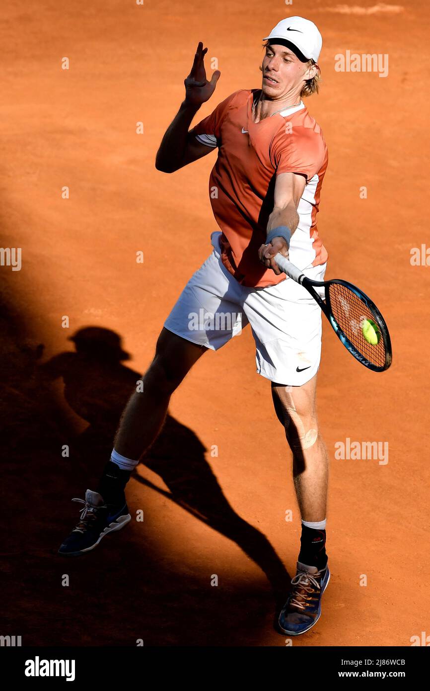 Rome, Italie. 13th mai 2022. Denis Shapovalov, du Canada, revient à Casper Ruud, de Norvège, au cours de leur match de 8 au tournoi de tennis Internazionali BNL d'Italia à Foro Italico, à Rome, en Italie, le 13th mai 2022. Photo Antonietta Baldassarre/Insidefoto Credit: Insidefoto srl/Alay Live News Banque D'Images