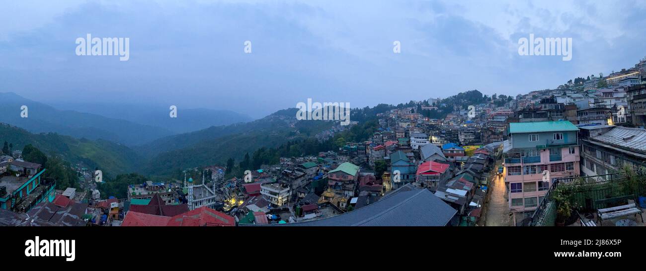 Darjeeling Himalaya Panoroma dans le paysage de l'Inde du Bengale occidental Banque D'Images