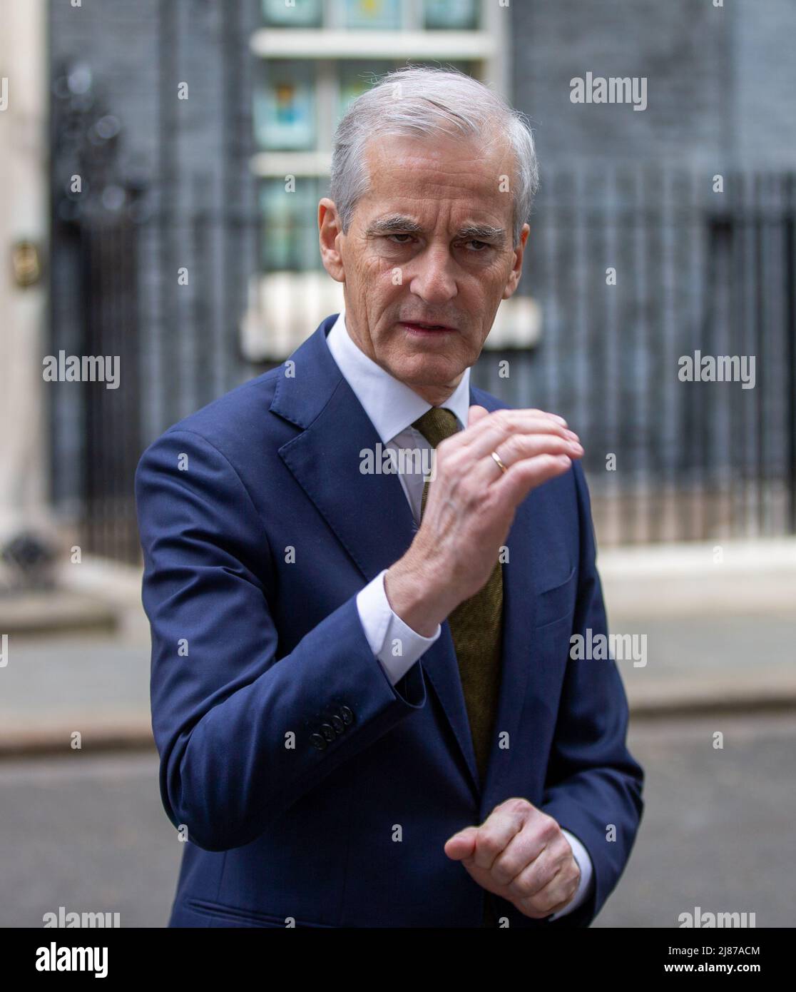 13 mai 2022, Londres, Angleterre, Royaume-Uni: Le Premier ministre de Norvège JONAS GAHR STORE est vu parler à la presse à l'extérieur du 10 Downing Street. (Image de crédit : © Tayfun Salci/ZUMA Press Wire) Banque D'Images