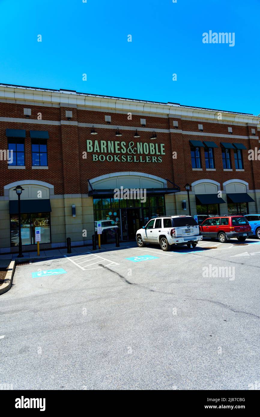 Exton, PA, USA - 10 mai 2022 : Barnes & Noble Bookseller est une chaîne de librairies américaines. Il compte plus de 600 magasins. Banque D'Images