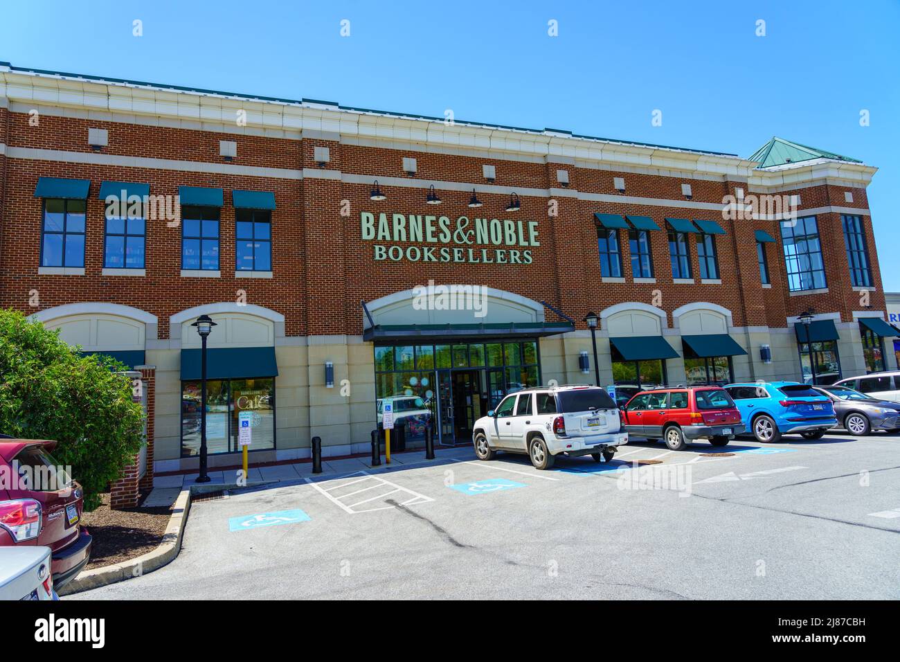 Exton, PA, USA - 10 mai 2022 : Barnes & Noble Bookseller est une chaîne de librairies américaines. Il compte plus de 600 magasins. Banque D'Images