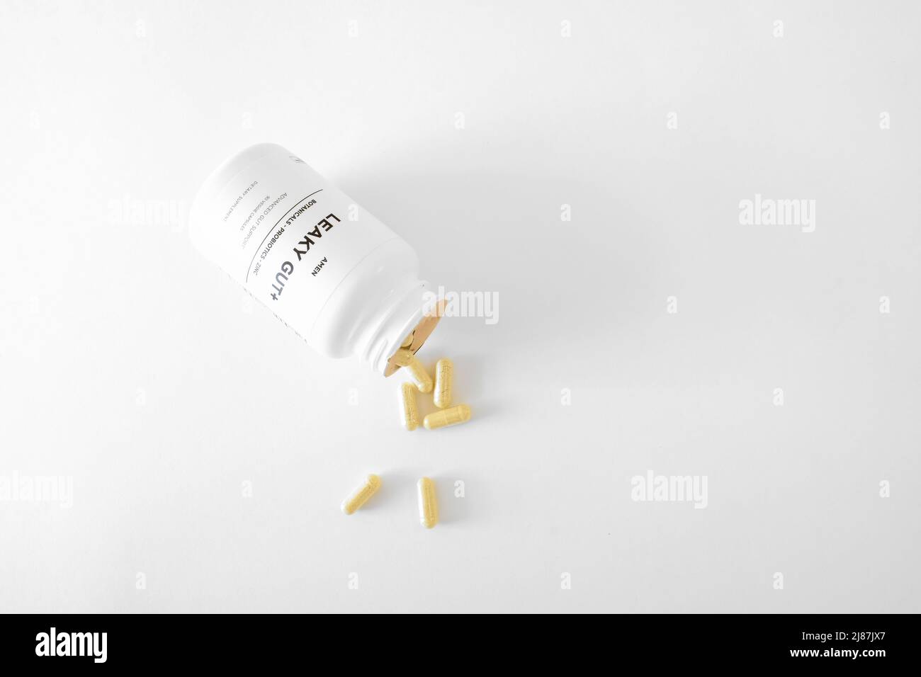Bouteille de la marque Amen Filly Gut + pilules; un tout-en-un complément digestif à base de plantes et un mélange botanique utilisé pour les maux digestifs et d'estomac. Banque D'Images