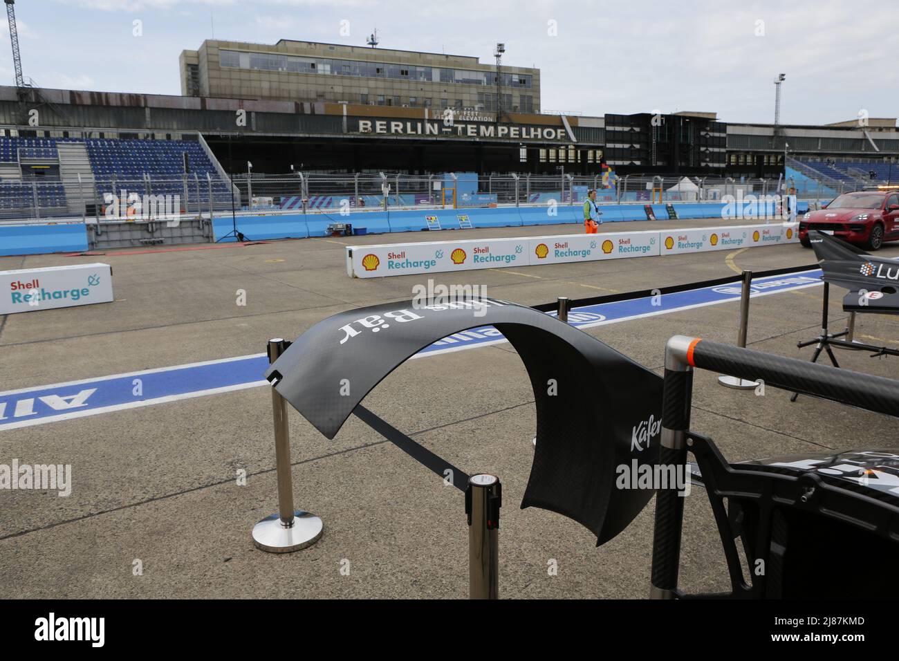 Allemagne, Berlin, 13 mai 2022. Berlin-Tempelhof. Le championnat officiel 'Championnat ABB FIA Formule E 2021/22' se compose de 16 courses, qui se tiennent dans 10 villes différentes dans le monde. Le Shell recharge Berlin E-Prix 2022 est le 14th et 15th mai 2022 avec une double course à Berlin. La série de courses électriques 2021/2022 aura lieu à l'ancien aéroport de Tempelhof. Banque D'Images