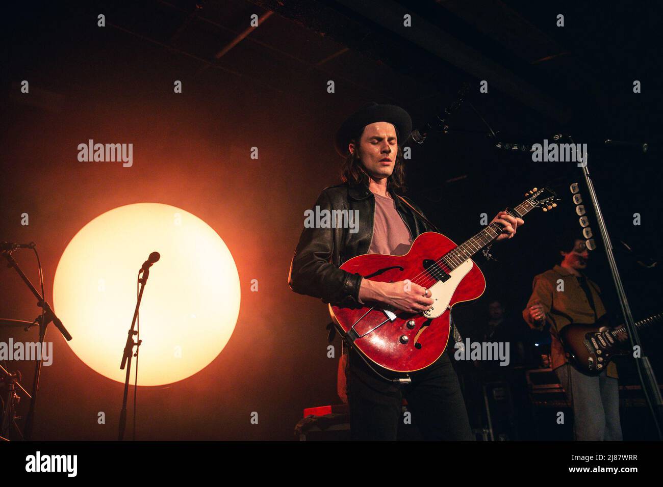 13 mai 2022 : le chanteur-compositeur-interprète et guitariste anglais James Bay présente un spectacle complet au Leadmill à Sheffield, lors de la dernière nuit de sa tournée au Royaume-Uni en 2022. La tournée se produit avant la sortie de son album studio de 3rd â€˜Leapâ€™ en juillet. Le Leadmill est toujours menacé de se fermer alors que des milliers de personnes signent une pétition pour sauver le lieu emblématique. Arctic Monkeys, Richard Hawley, Jarvis Cocker et amenez-moi les Oli Sykes de l'Horizonâ€™s sont parmi les artistes de Sheffield qui ont parlé en soutien au lieu (Credit image: © Myles Wright/ZUMA Press Wire) Banque D'Images
