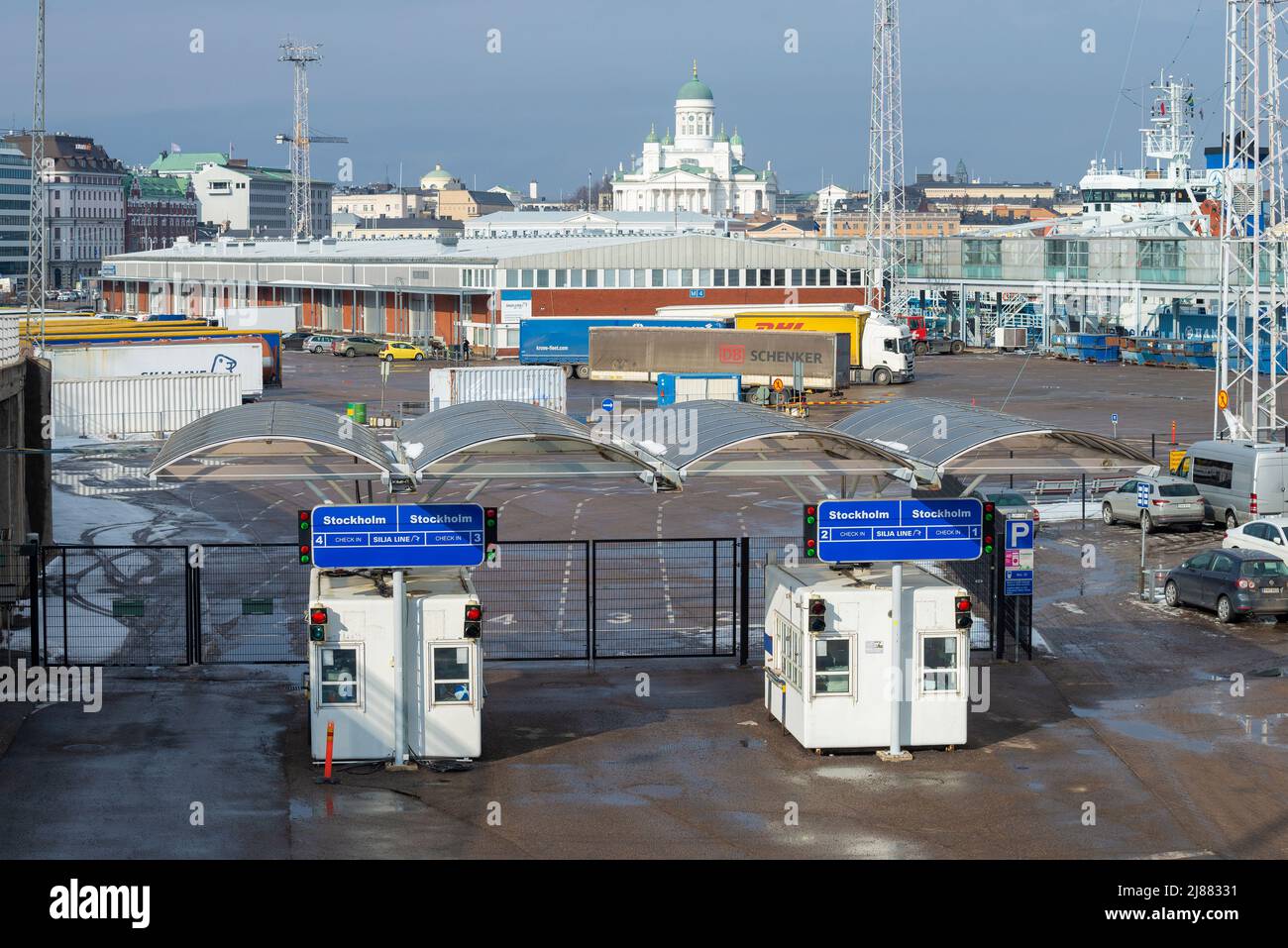 HELSINKI, FINLANDE - 08 MARS 2019 : entrée en voiture à la compagnie maritime Olympia terminal of Silja Line le jour ensoleillé de mars Banque D'Images