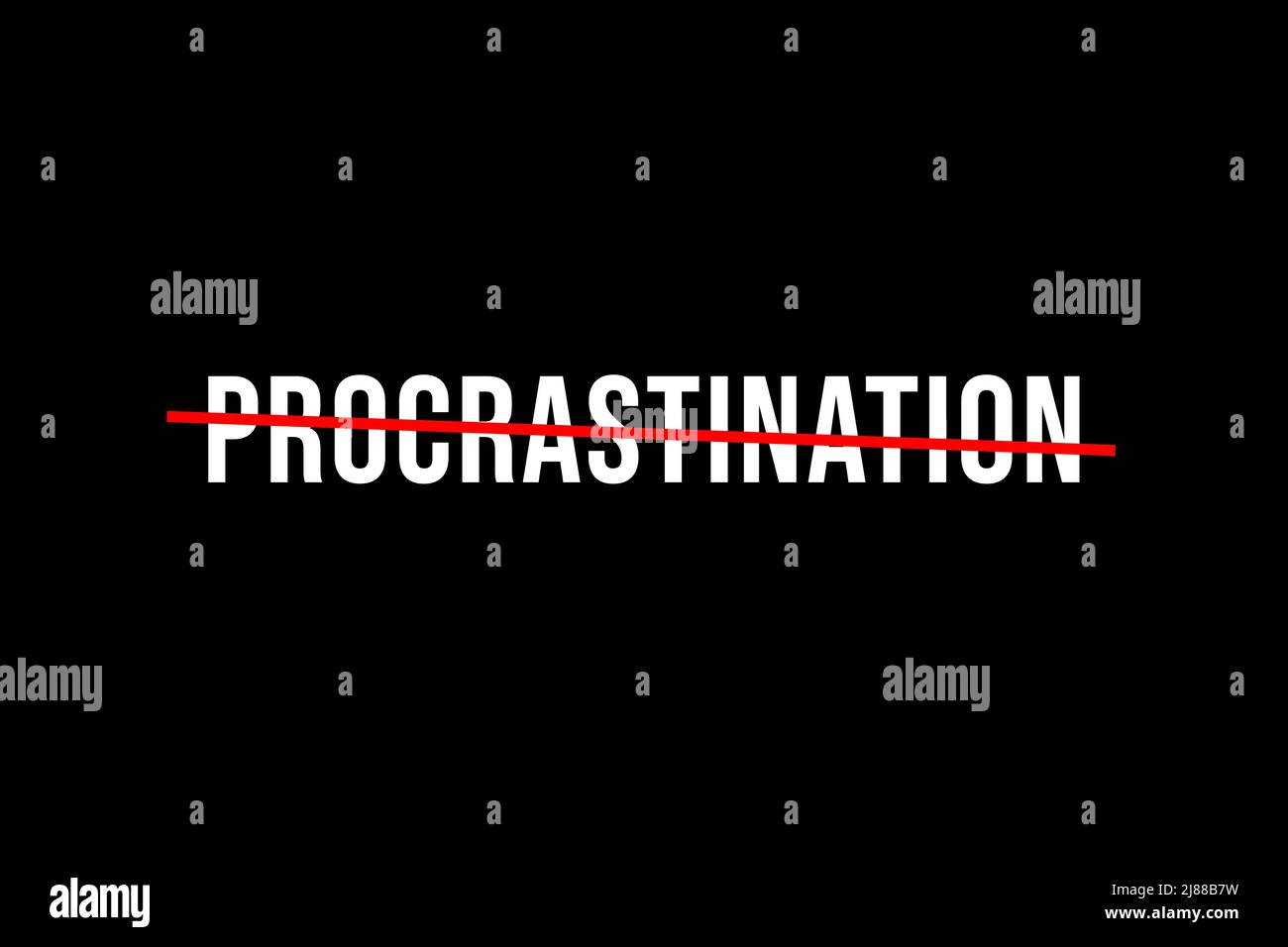 Mot de procrastination avec une ligne rouge traversant sur le dessus. Ne retardez pas ou ne retardez pas les tâches pendant la durée de vie du travail Banque D'Images
