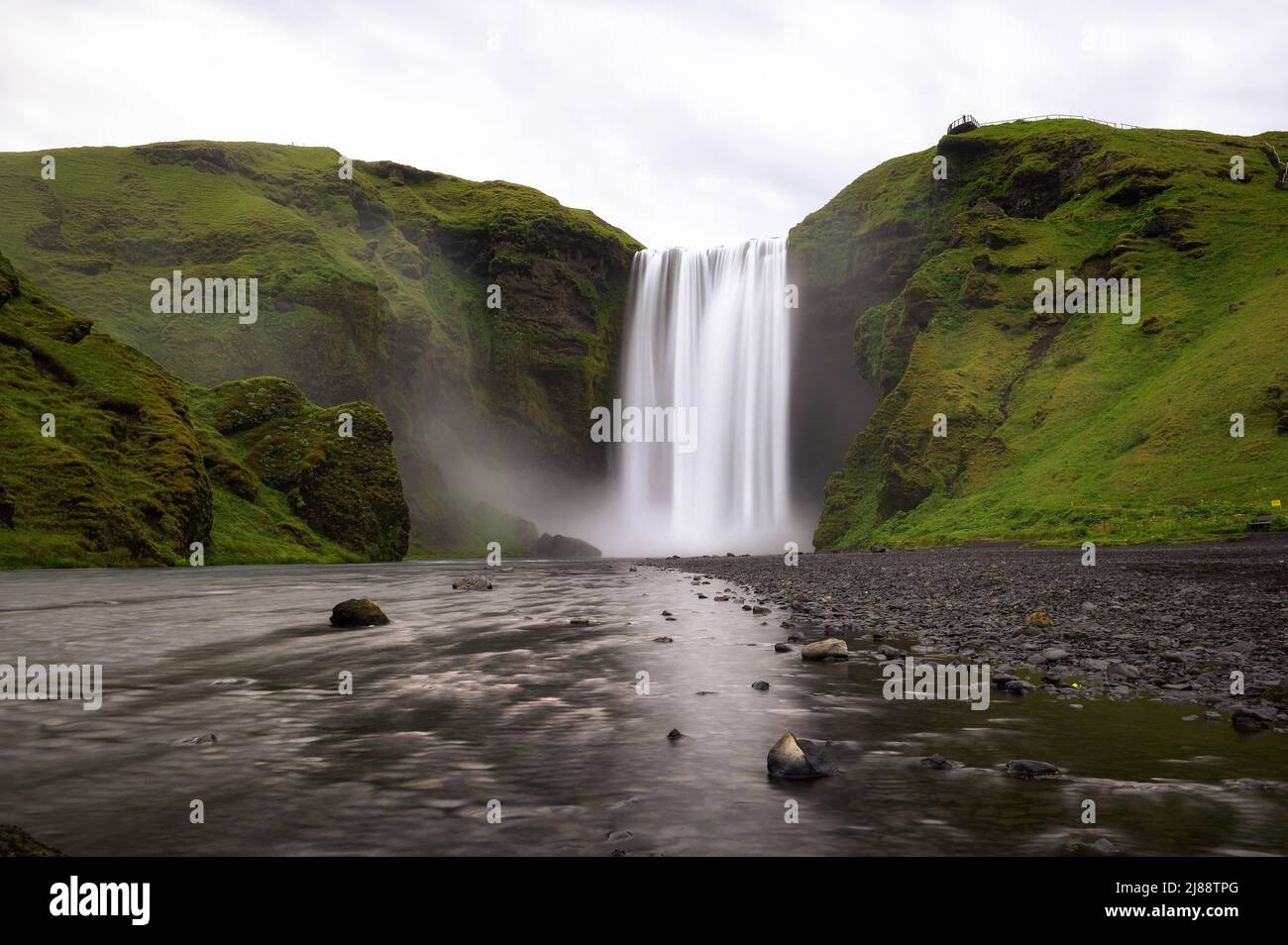 Cascade de Skogafoss dans le sud de l'Islande Banque D'Images