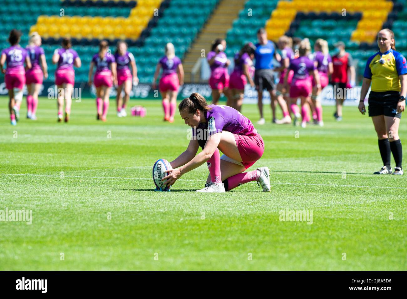 Northampton -14–Mai-2022.EMILY SCARRATT (CAPITAINE) de Loughborough va pour un coup de pied pendant le match de Loughborough Lightning contre Harlequins Womens au Cinch Stadium Franklin's Gardens Northampton . Credit: PATRICK ANTHONISZ/Alamy Live News Banque D'Images